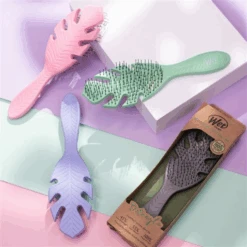 WetBrush Go Green Detangler Hair Brush - Green Leaf -Hairdressing Products 162 2508 4 13819