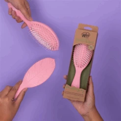 WetBrush Go Green Shine Hair Brush - Pink -Hairdressing Products 162 2510 4 91267 47bec02a 7fcf 4e7c 990c 8e1c84fd5a5a